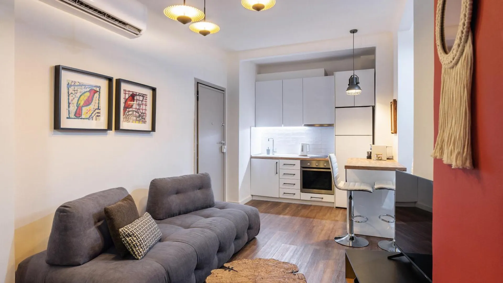 Couple-Inn 2 Quality Hot Tab Suite Tessalónica Apartamento