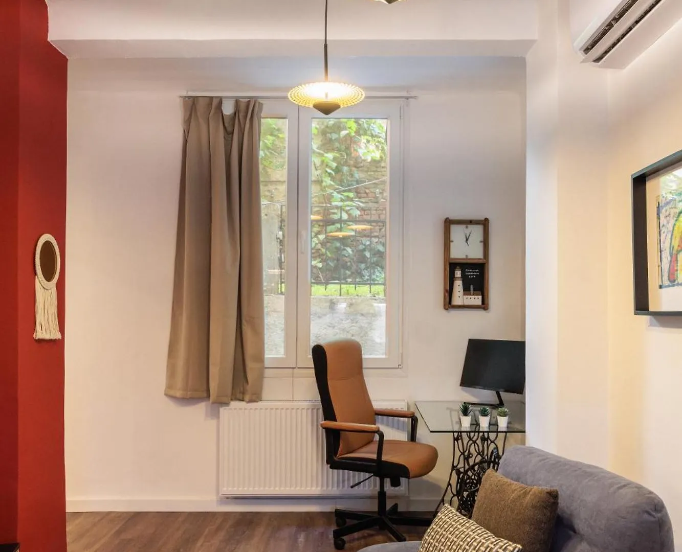 Couple-Inn 2 Quality Hot Tab Suite location